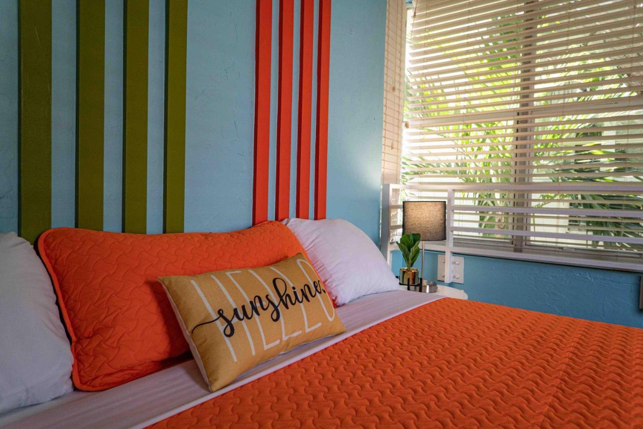 Beds N' Drinks Hostel Miami Beach Exterior photo