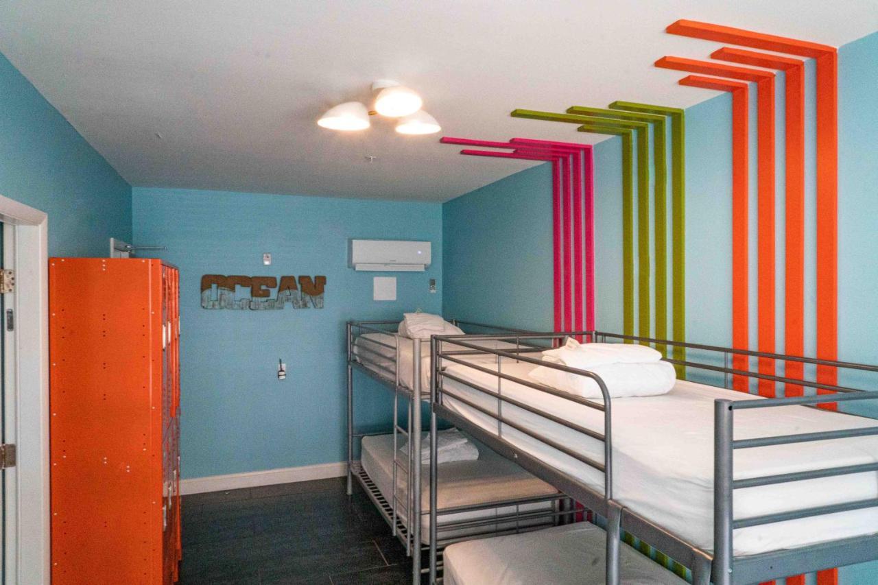 Beds N' Drinks Hostel Miami Beach Exterior photo