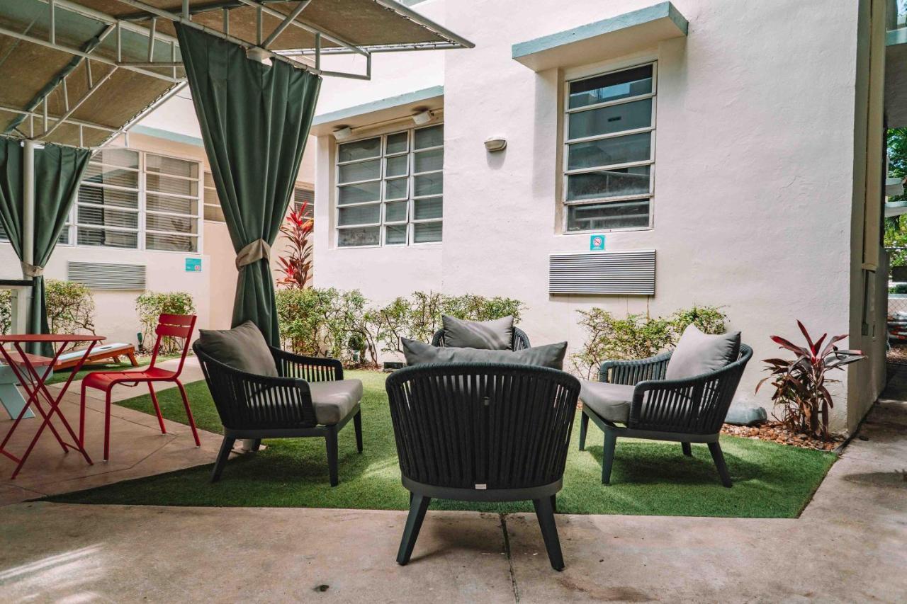 Beds N' Drinks Hostel Miami Beach Exterior photo