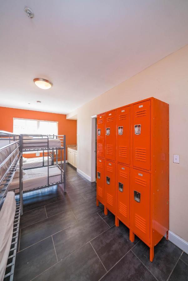 Beds N' Drinks Hostel Miami Beach Exterior photo