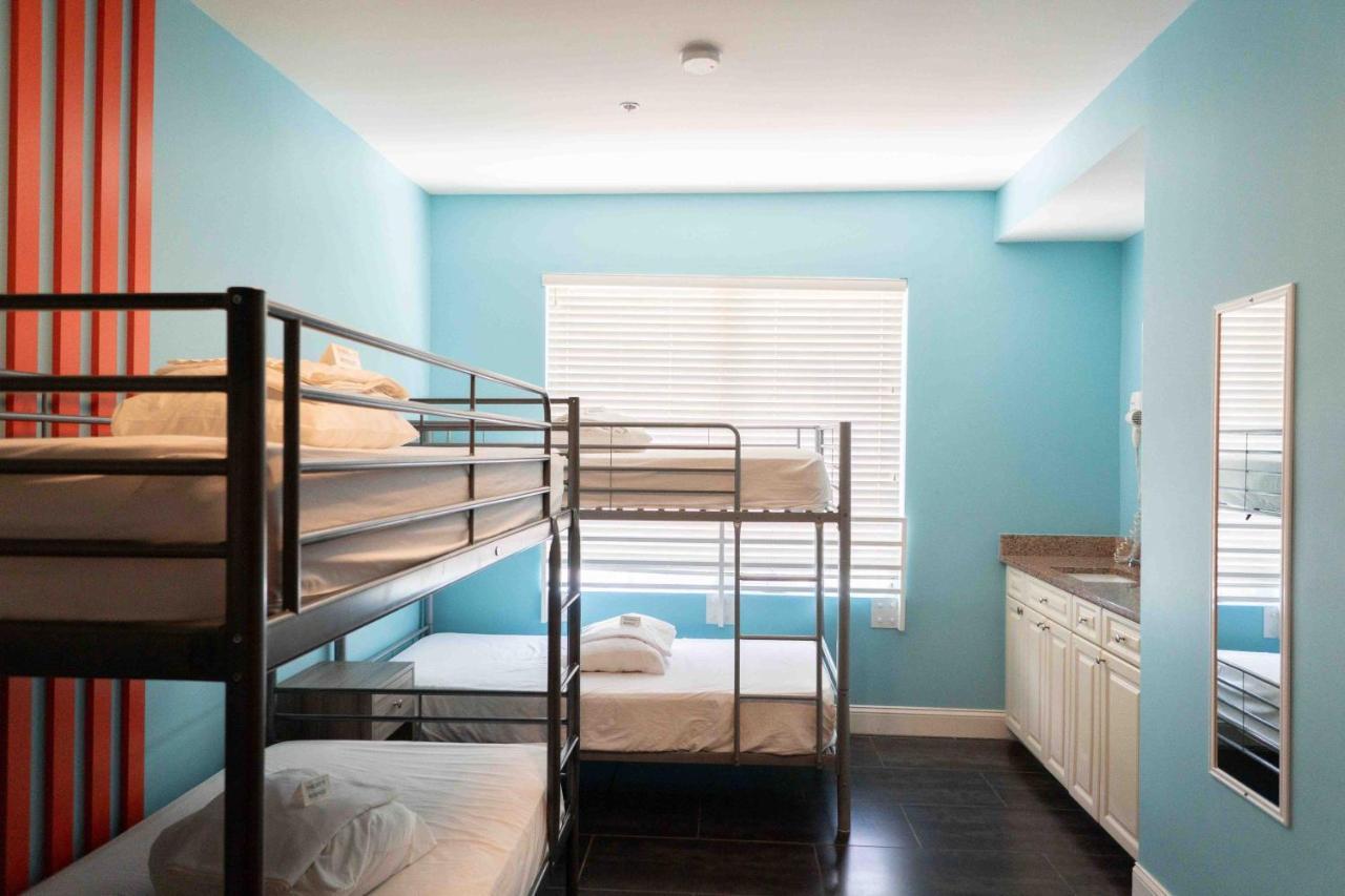 Beds N' Drinks Hostel Miami Beach Exterior photo